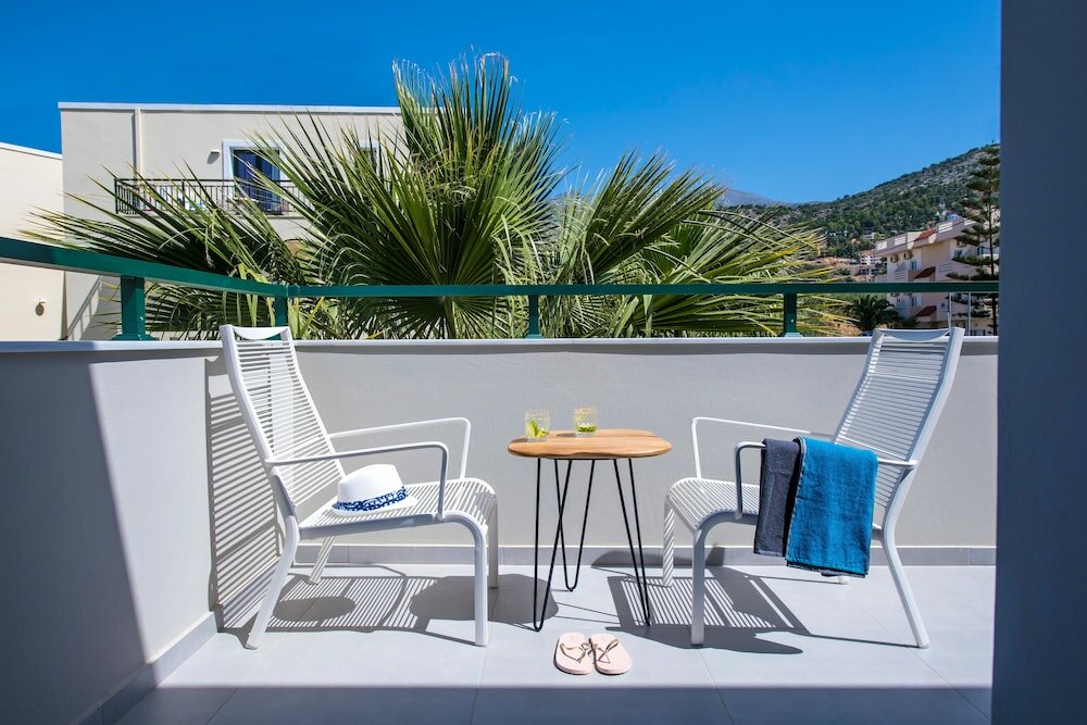 Фото Kristalli Hotel Apartments