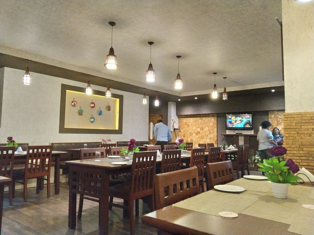 Фото Hotel Centre Point Tezpur