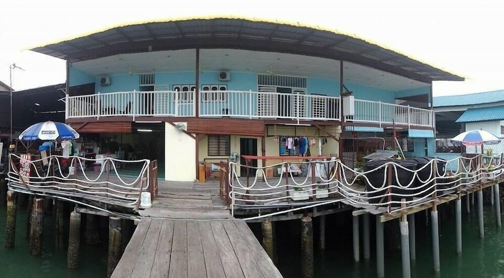 Фото Pangkor Fishing Village Guest House