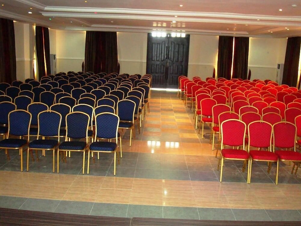 Фото Kayriott Hotel & Suites