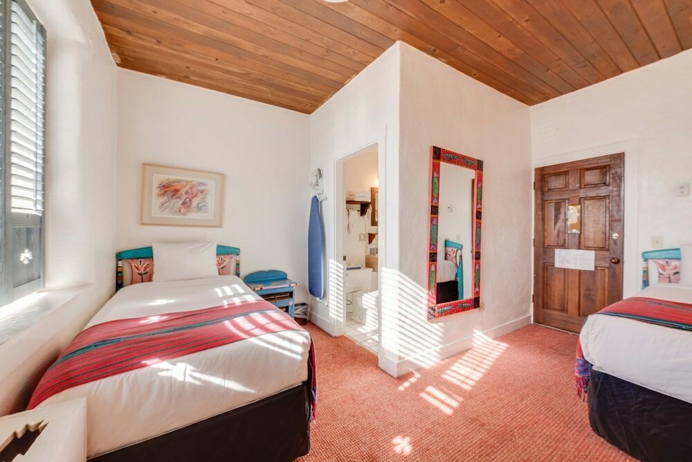 Фото The Historic Taos Inn