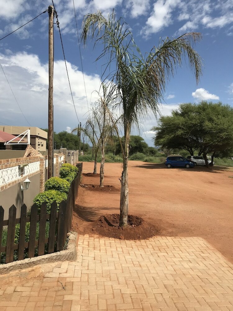 Фото Overflow Guest House