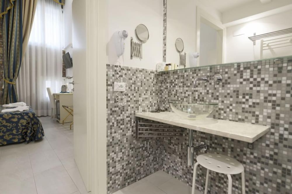 Фото Al Mascaron Ridente