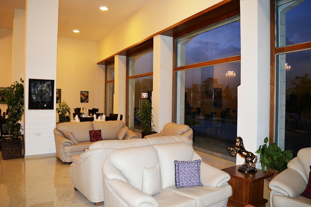 Фото Taybeh Golden Hotel