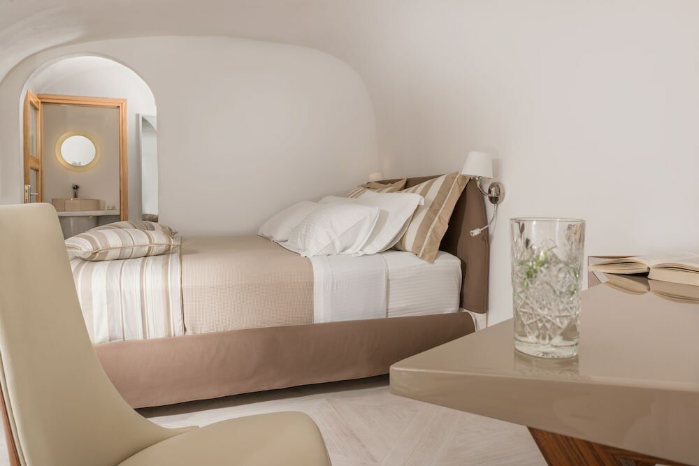 Фото Elite Luxury Suites