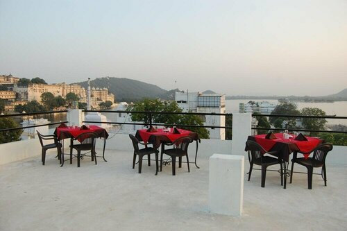 Внешний вид отеля Hotel Gaj Vilas в Удайпуре, фото 5