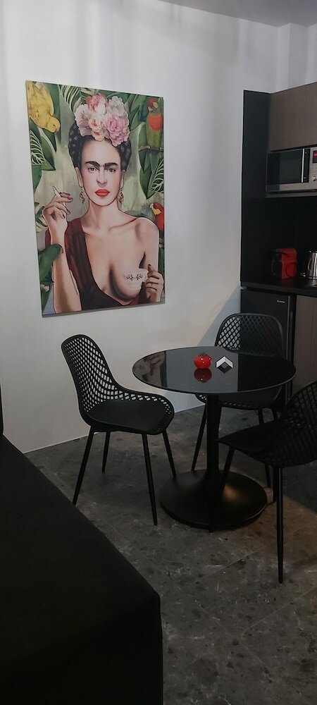 Фото Kalypso Suites Hotel