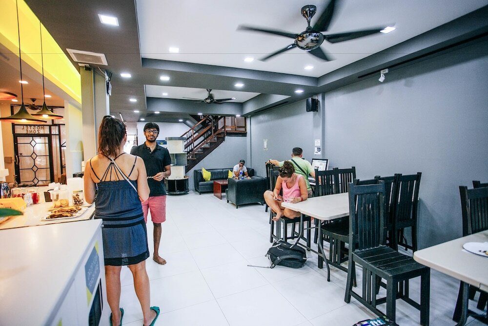 Фото D-Well Hostel