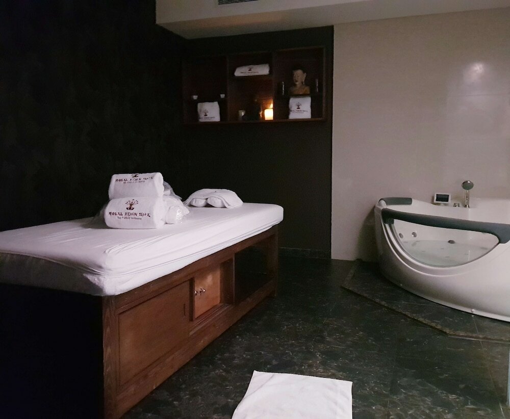 Фото Hotel Royal Tulip Achrafieh