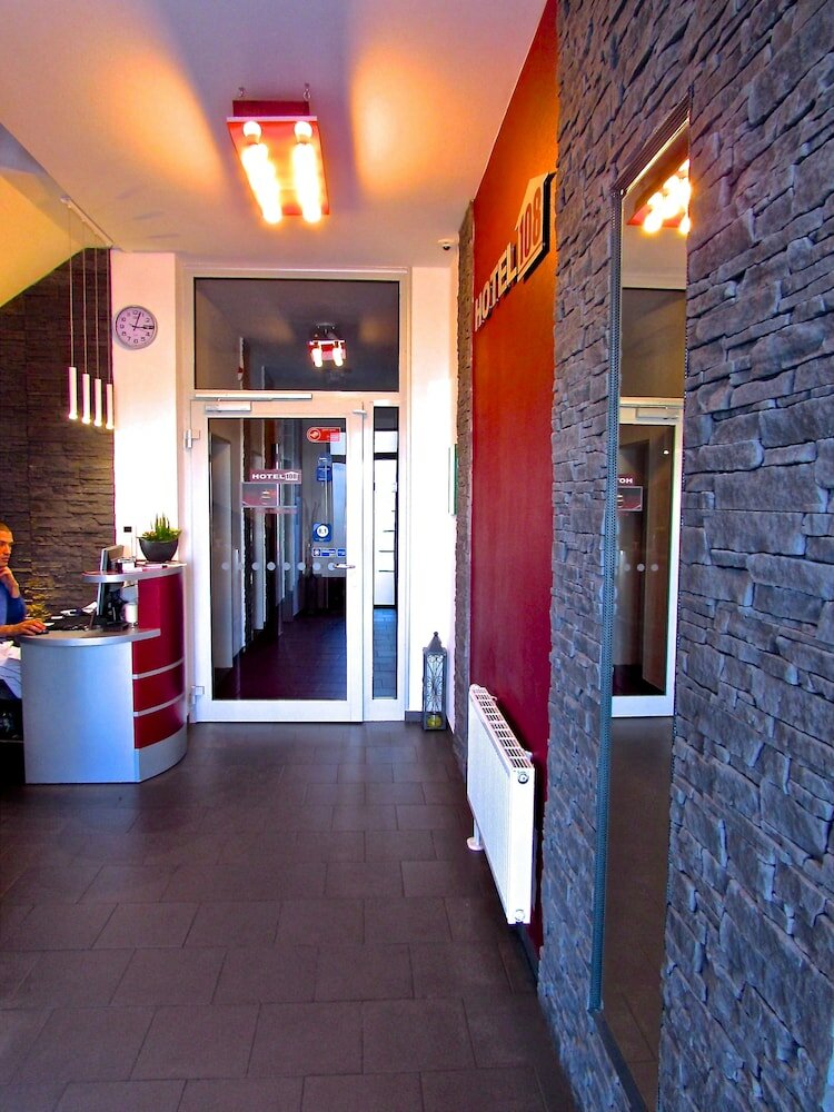 Фото Hotel 108