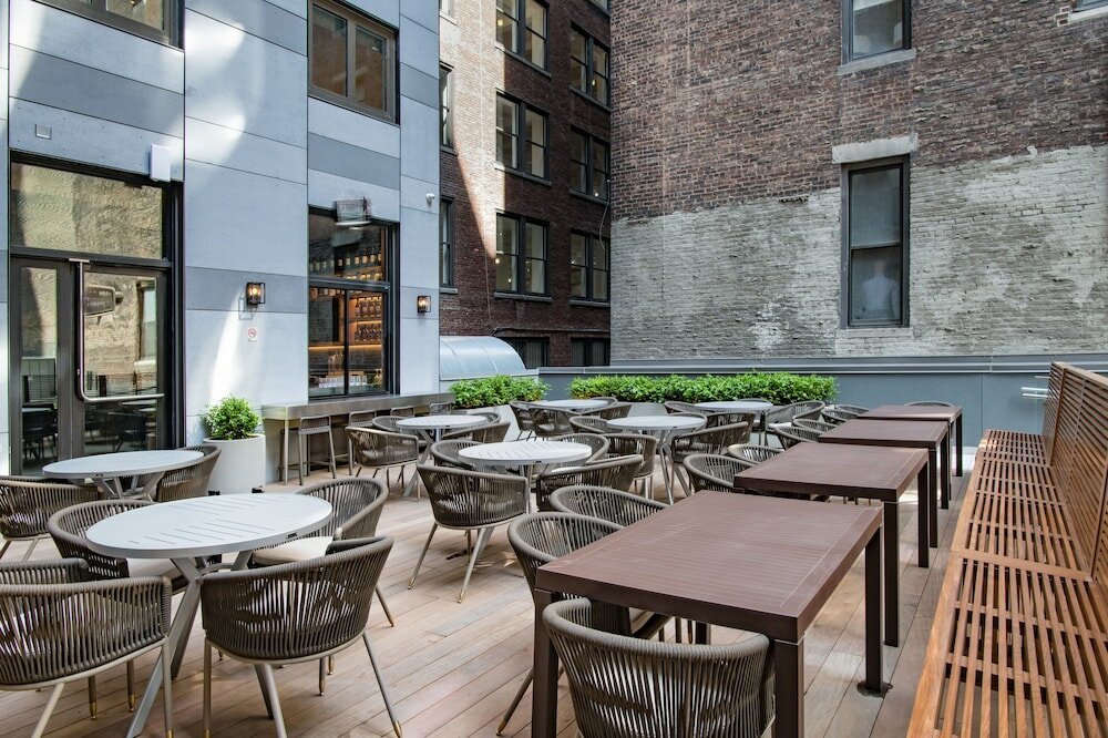 Фото Embassy Suites by Hilton New York Manhattan Times Square