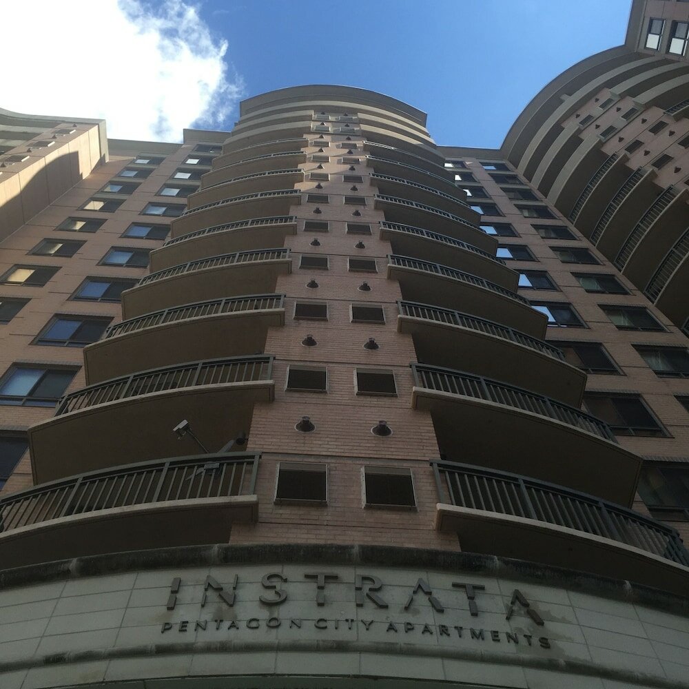 Фото Instrata by Executive Apartments