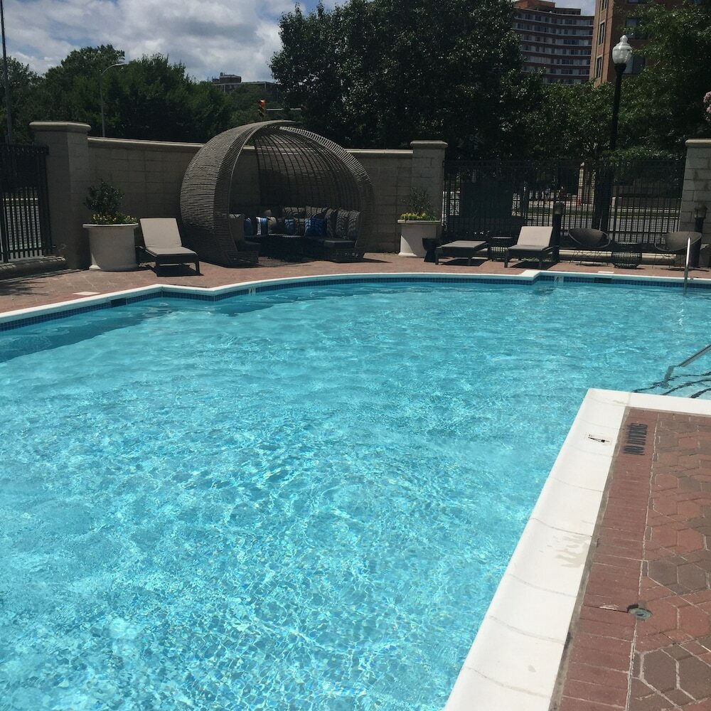 Фото Instrata by Executive Apartments