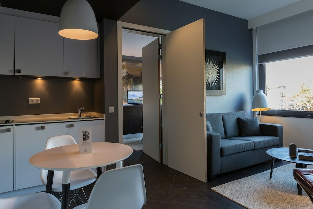 Фото B-aparthotel Kennedy