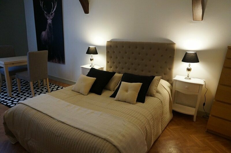 Гостиница Saint Pierre Appart's Hotel в Шартре