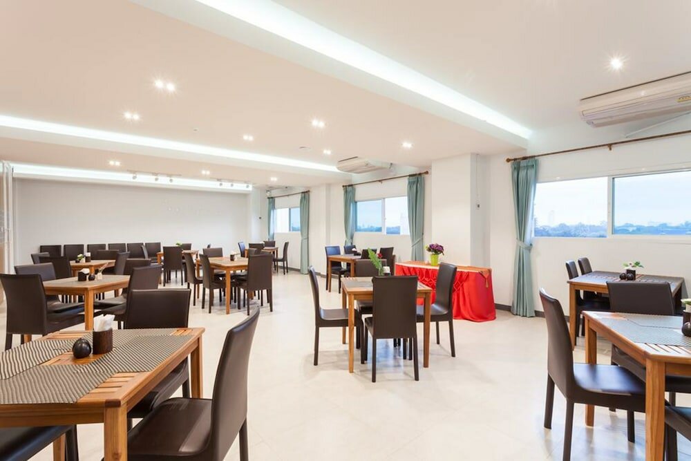 Фото We Briza Hotel Chiangmai