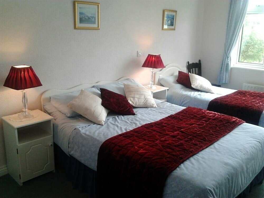 Фото The Waterfront House Country Home