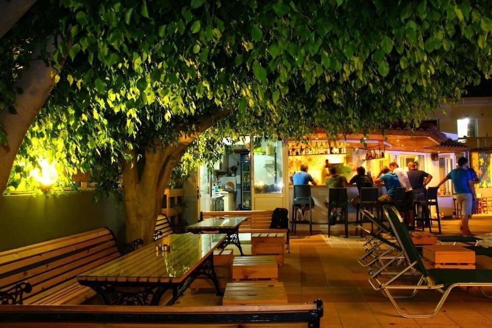 Фото Albatross Studios & Apartments