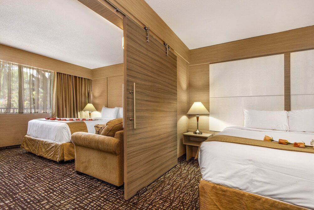 Фото Ocean Beach Club Hotel