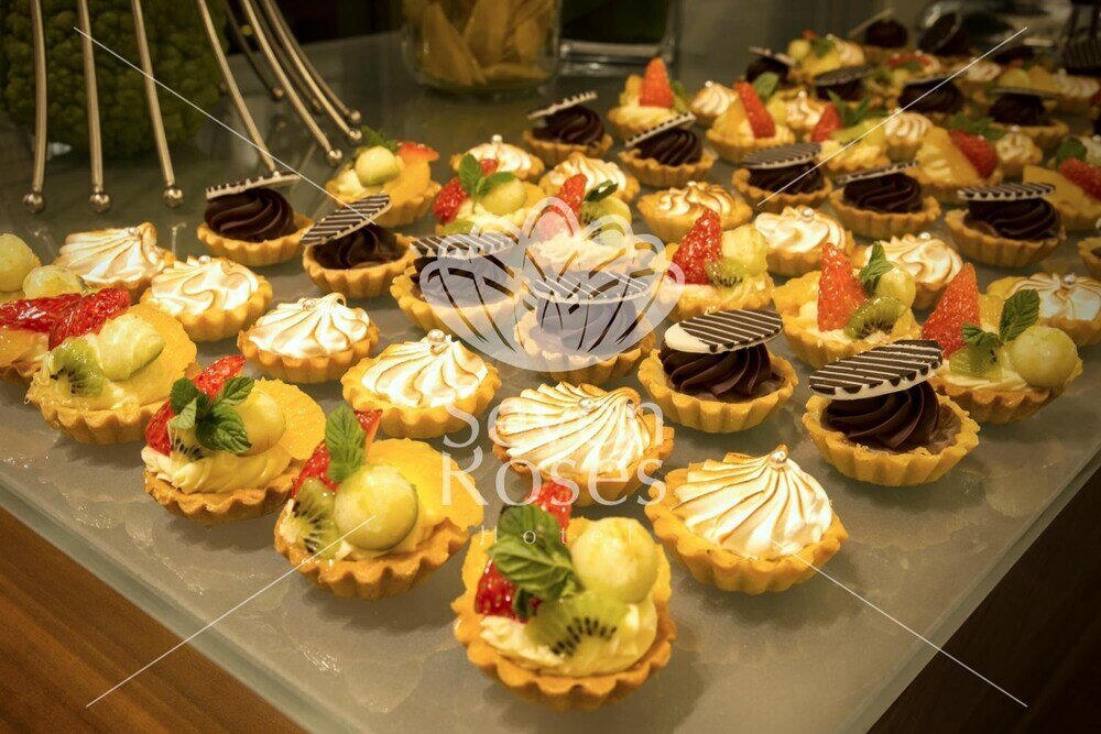 Фото Seven Roses Hotel