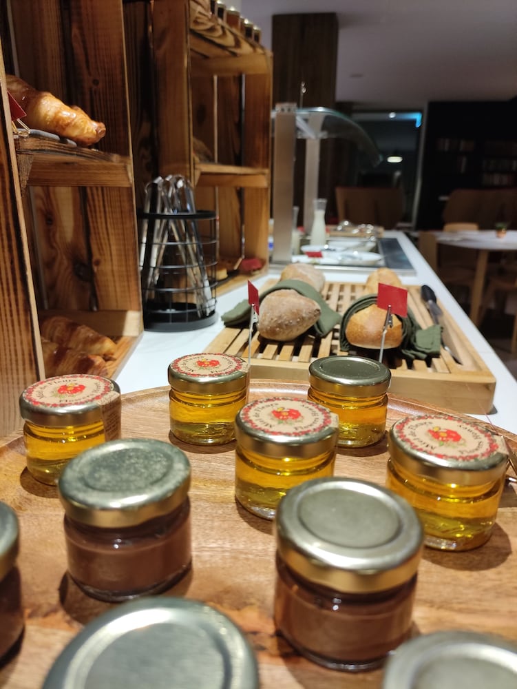 Фото Home Swiss Hotel