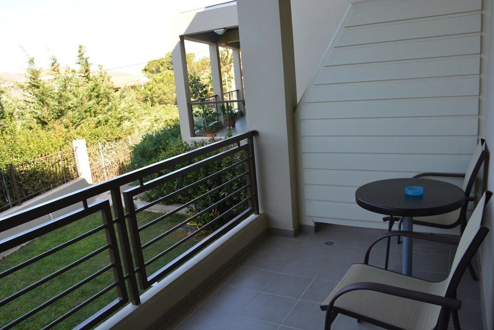 Фото Hotel Porto Plaza Beach Resort