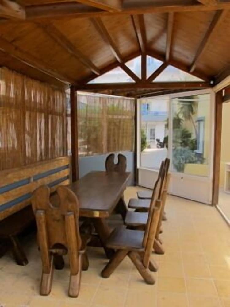 Фото Albatross Studios & Apartments