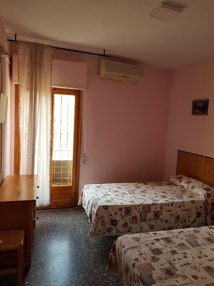 Фото Hostal L Escaleta