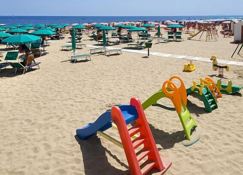 Фото Hotel Majestic