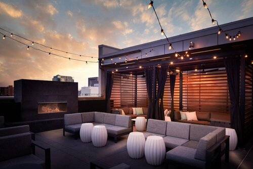 Гостиница Le Meridien Denver Downtown в Денвере