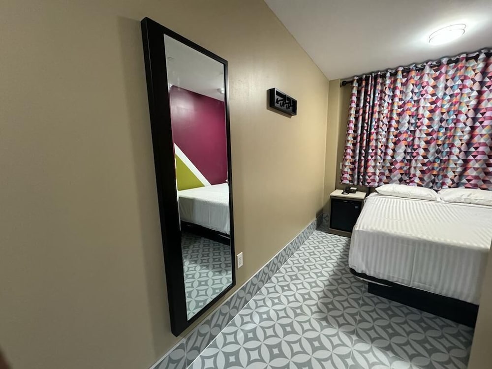 Фото Moon Hotel Brooklyn