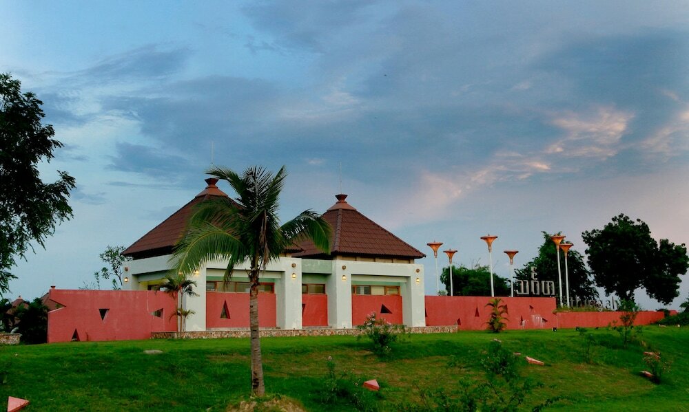 Фото The Thingaha Nay Pyi Taw