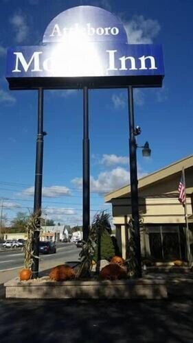 Гостиница Attleboro Motor Inn в Потакете