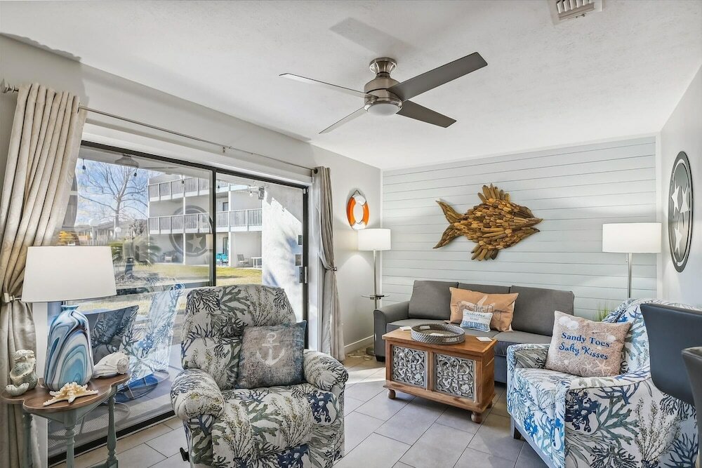 Фото Endless Summer E3 by Book That Condo