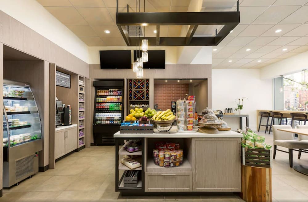 Фото Hilton Garden Inn New York Times Square South