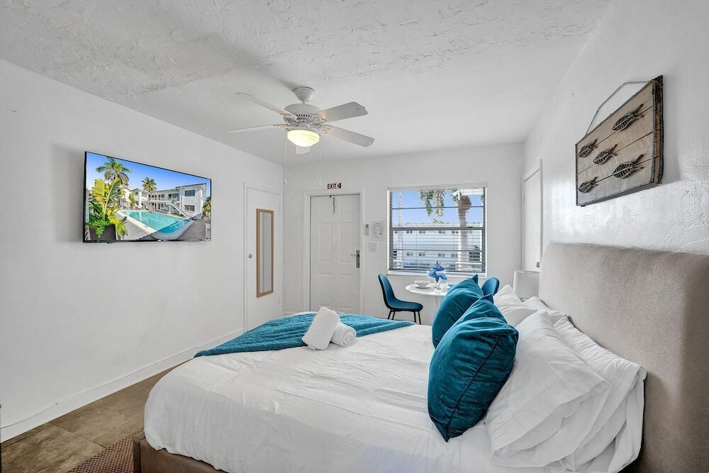 Фото Waves On Desoto