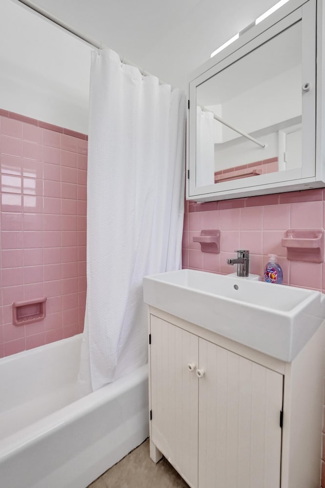 Фото Waves On Desoto