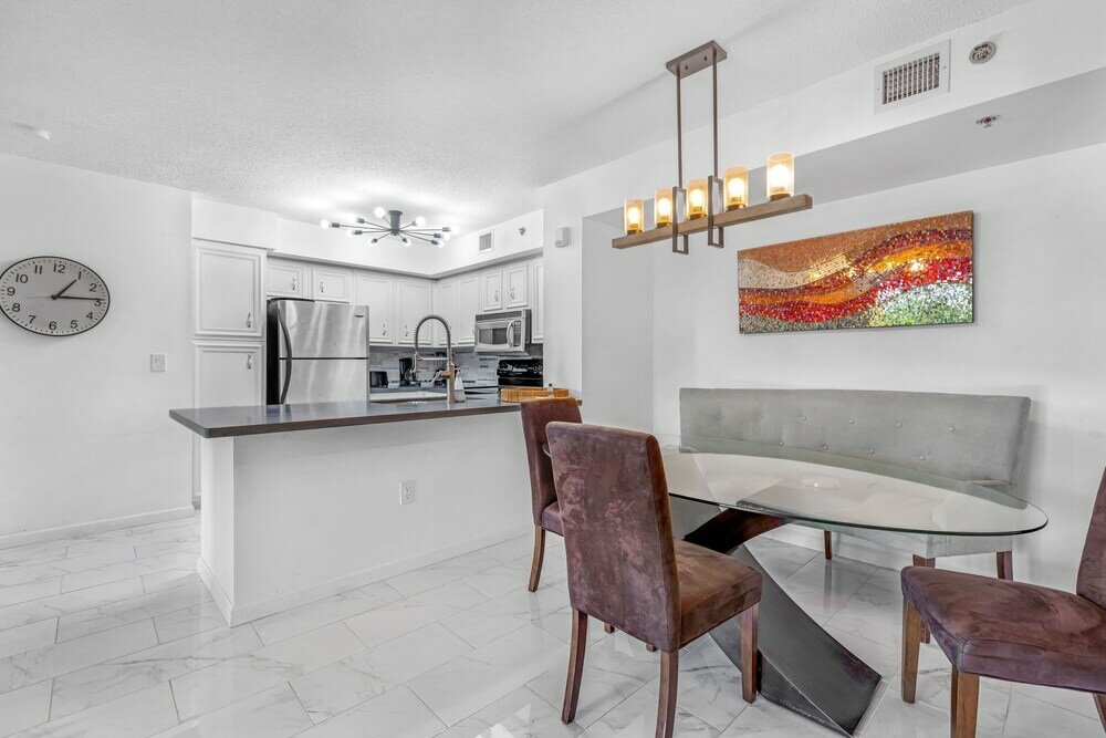 Фото Modern 2 Bedroom Condo in Aventura