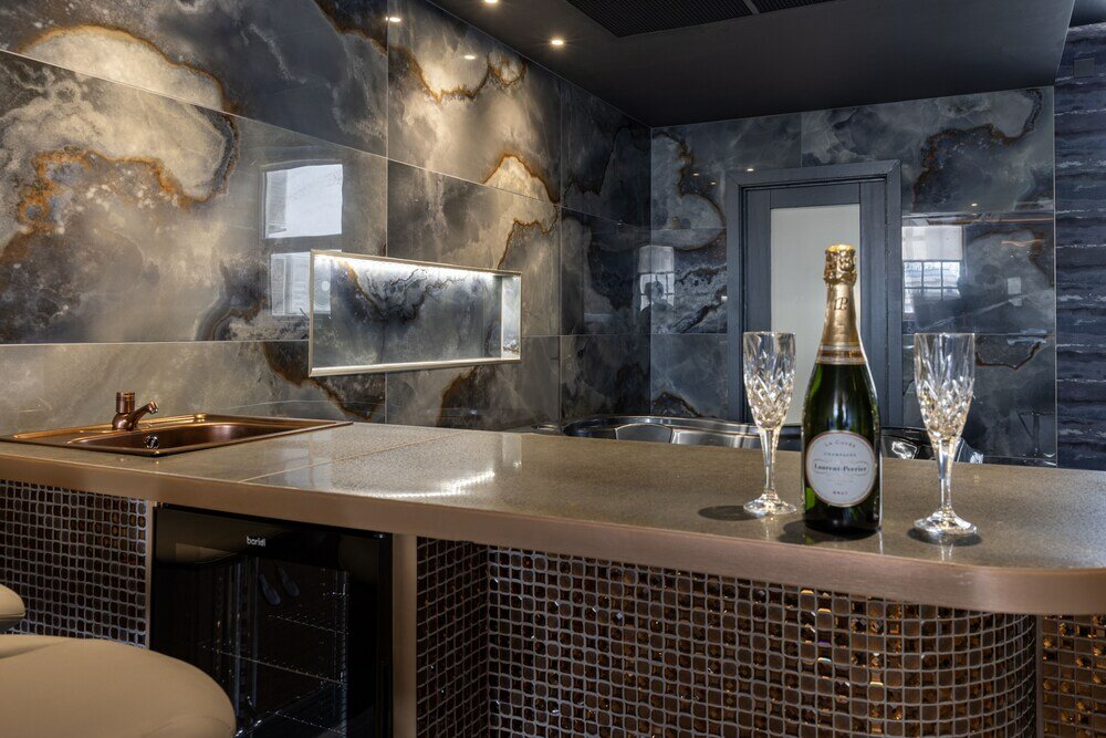 Фото Mischief Liverpool