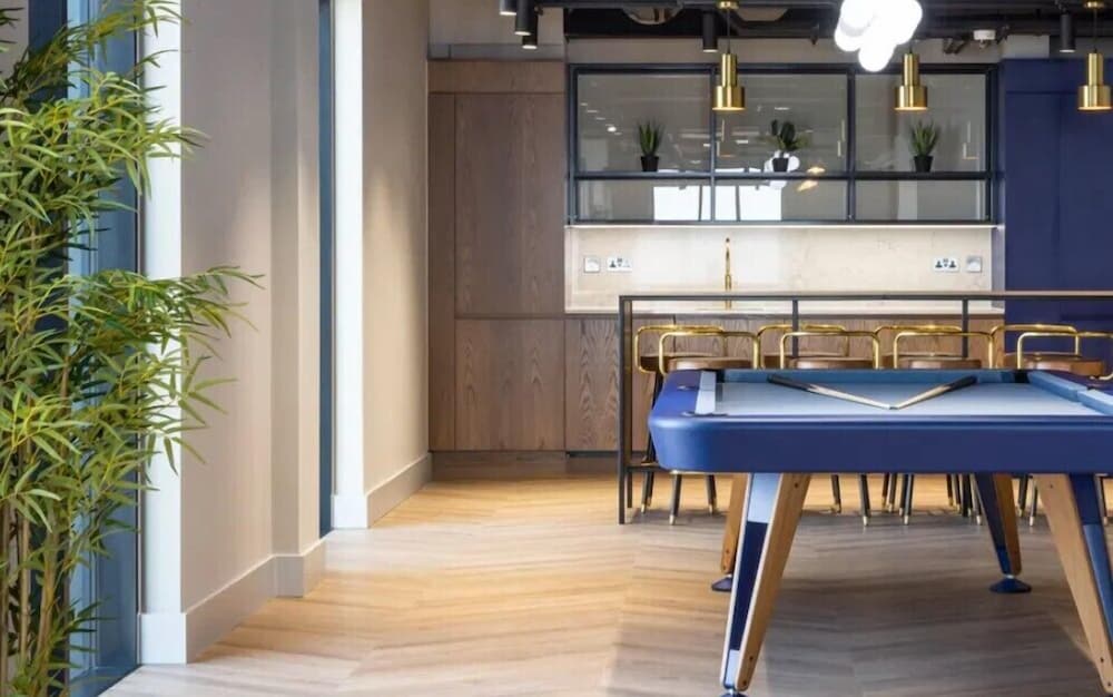 Фото Croydon by Charles Hope