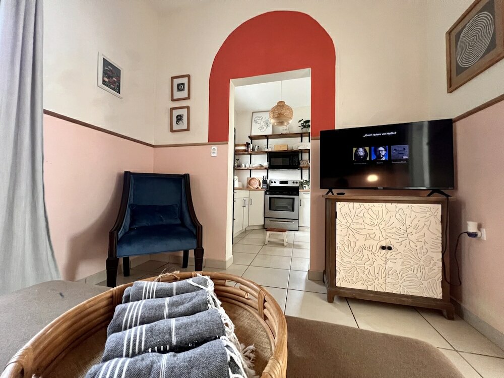 Фото Sonsoleá Host