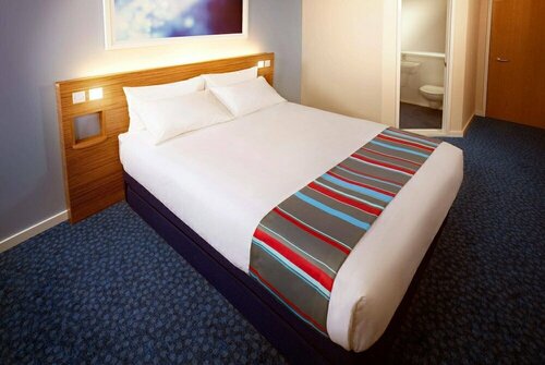 Гостиница Travelodge London Central Tower Bridge в Лондоне