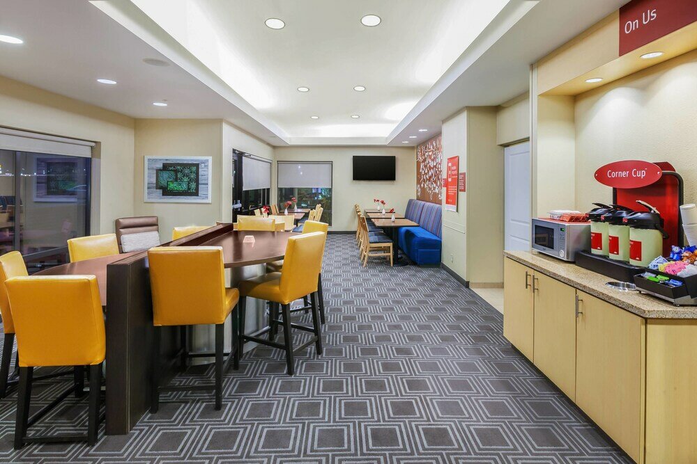Фото TownePlace Suites by Marriott North Owasso