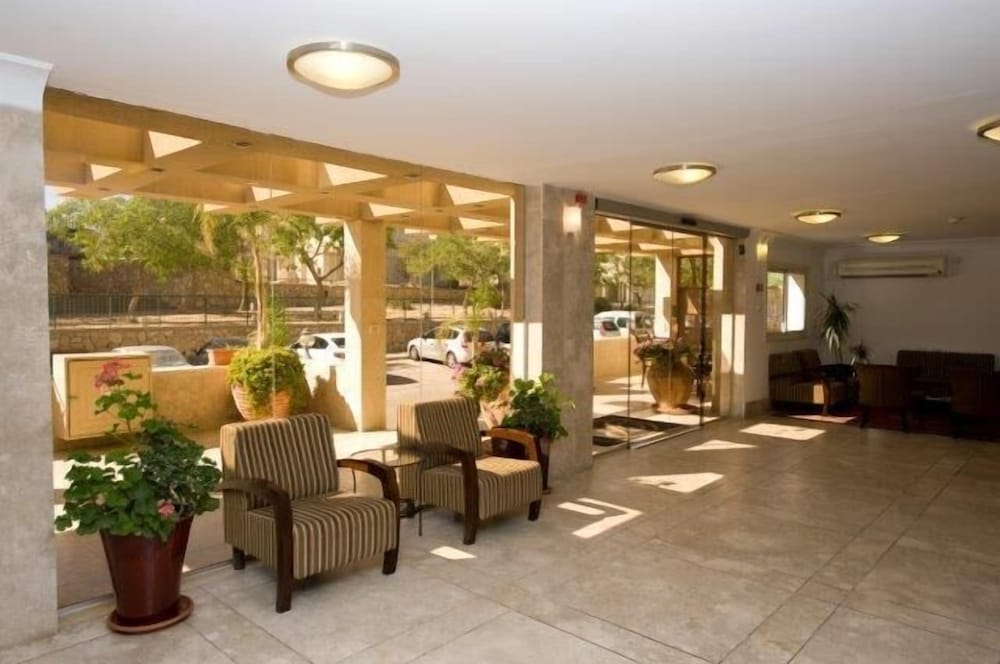 Фото Ramon Suites Hotel