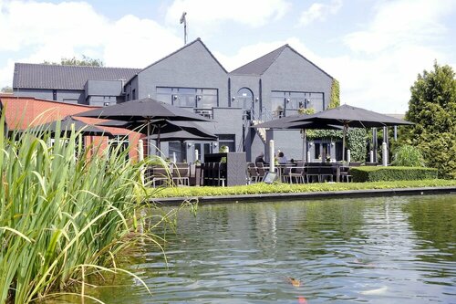 Гостиница Van Der Valk Hotel Beveren в Восточной Фландрии