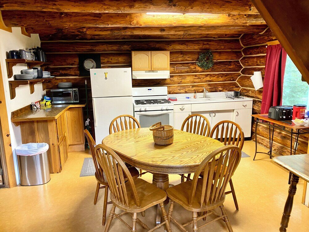 Фото Meandering Moose Lodging