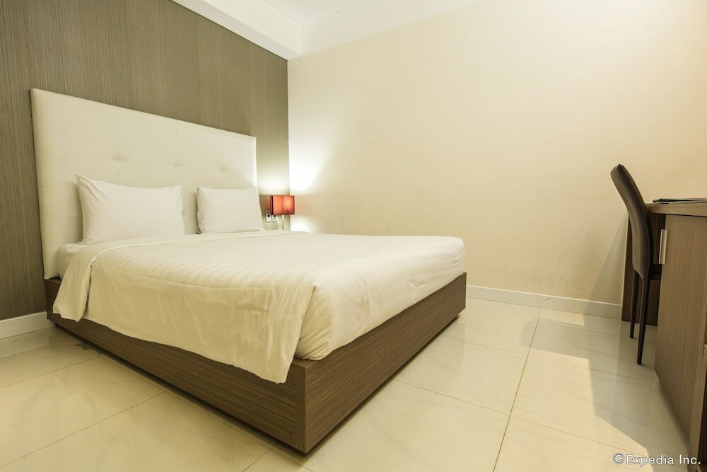Фото The Luxe Hotel
