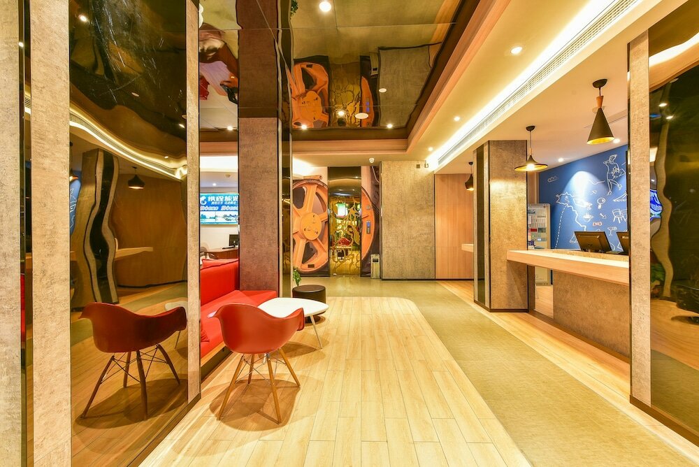 Фото Ibis Guilin Railway Station hotel