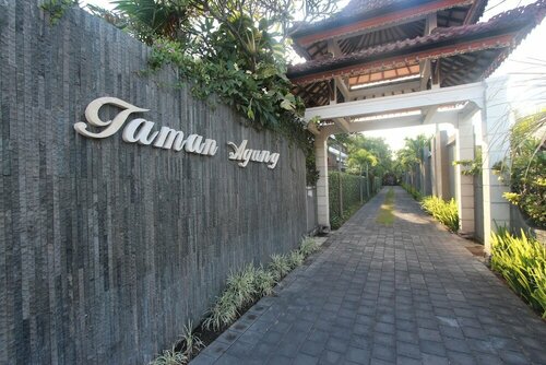 Гостиница Taman Agung Hotel в Денпасаре
