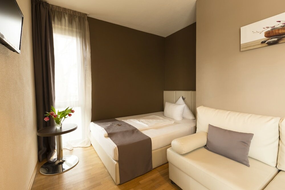 Фото Empress Hotel